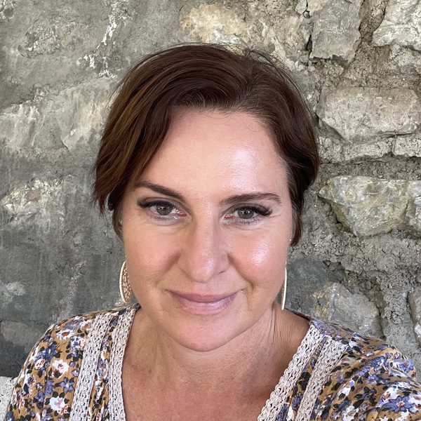 Evonne, founder of Refresh Wellbeing